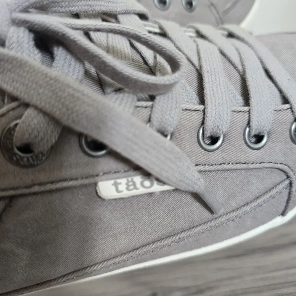 Taos Moc Star 2 Women's Sneakers Taupe Canvas Low Top Lace Up 9 Comfort Shoes